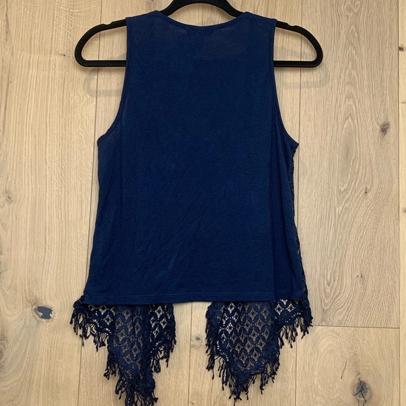 🌿Girls navy blue light crocheted vest - Picture 4 of 4